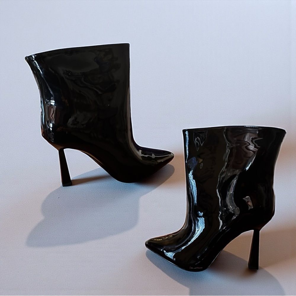 Vivianly l Stiletto l Pointed Toe Ankle Booties l Glossy Black l Size 10 l New